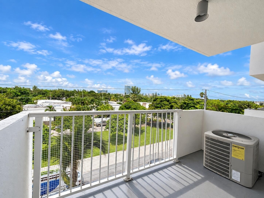 2020 Ne 135th Street - Photo 15