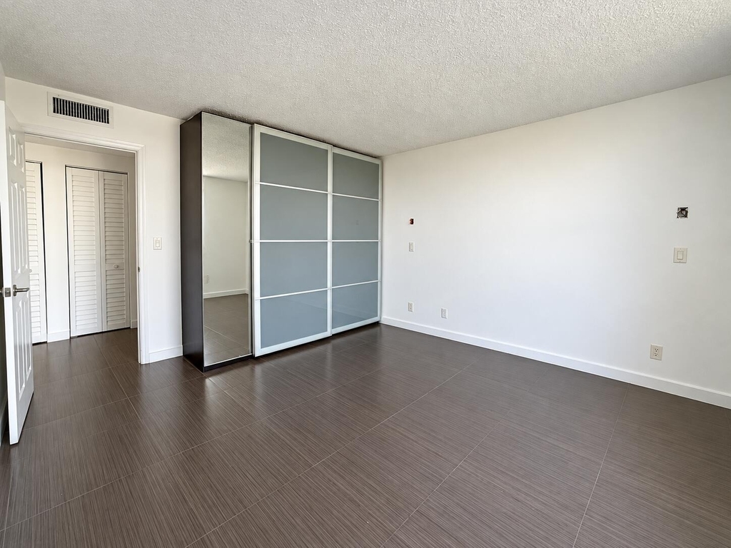 2020 Ne 135th Street - Photo 21