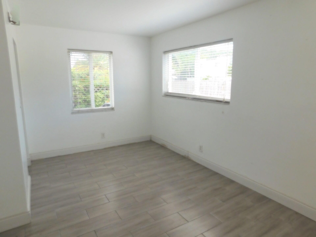 825 Ne 6th Street - Photo 6