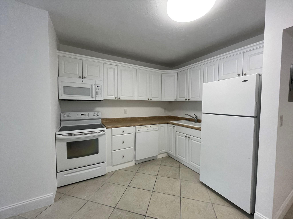 530 S Federal Highway - Photo 3