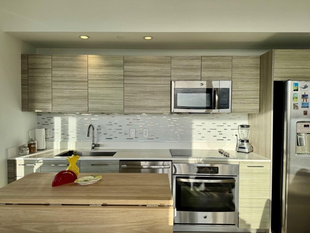 121 Ne 34th Street - Photo 2