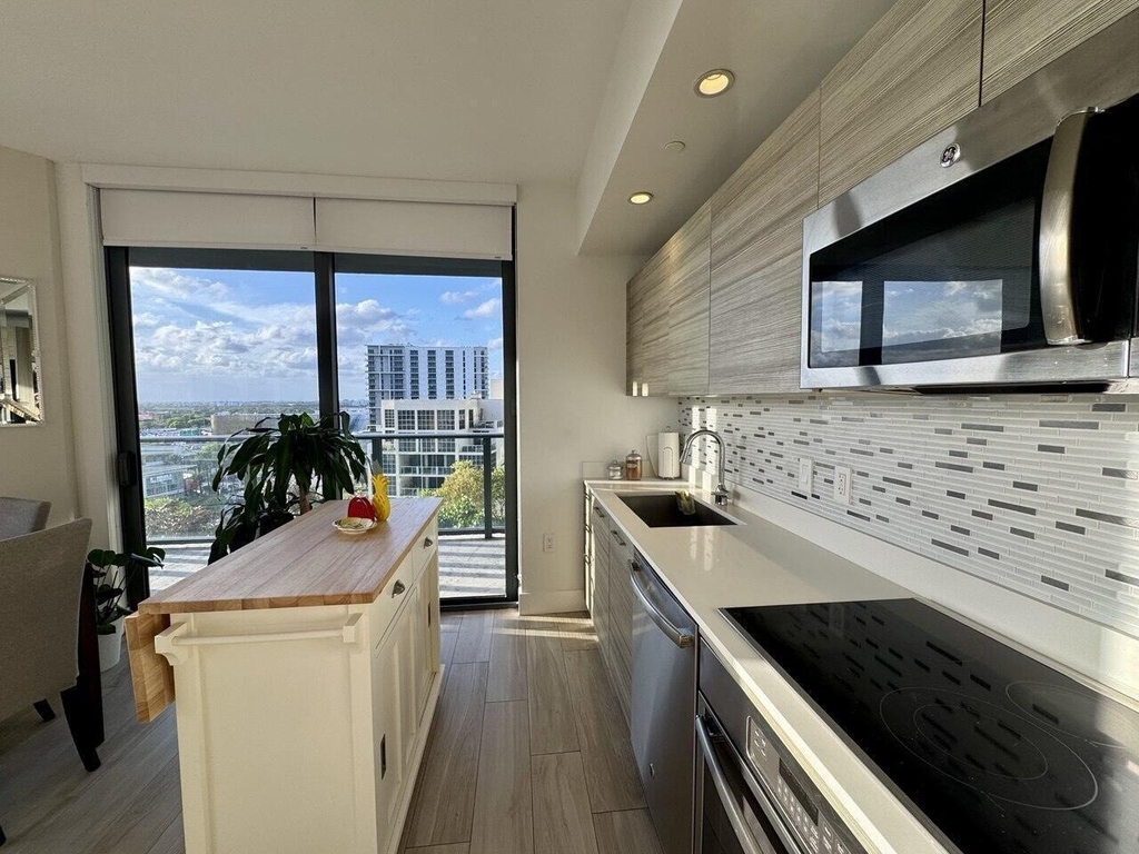 121 Ne 34th Street - Photo 11