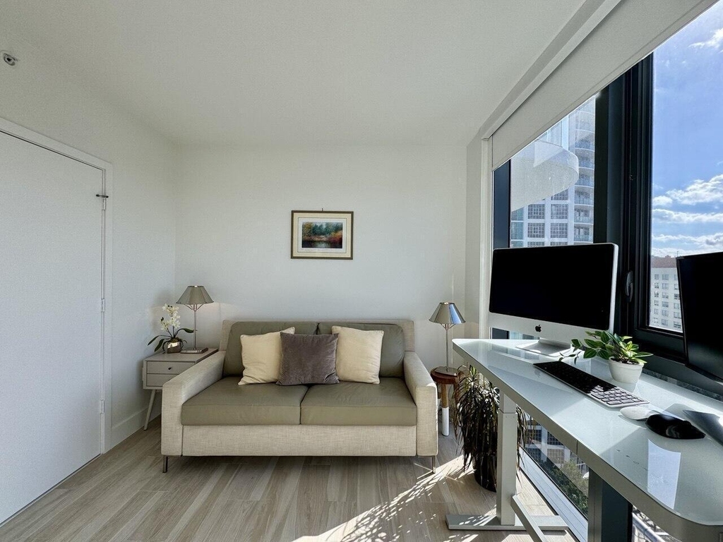 121 Ne 34th Street - Photo 19