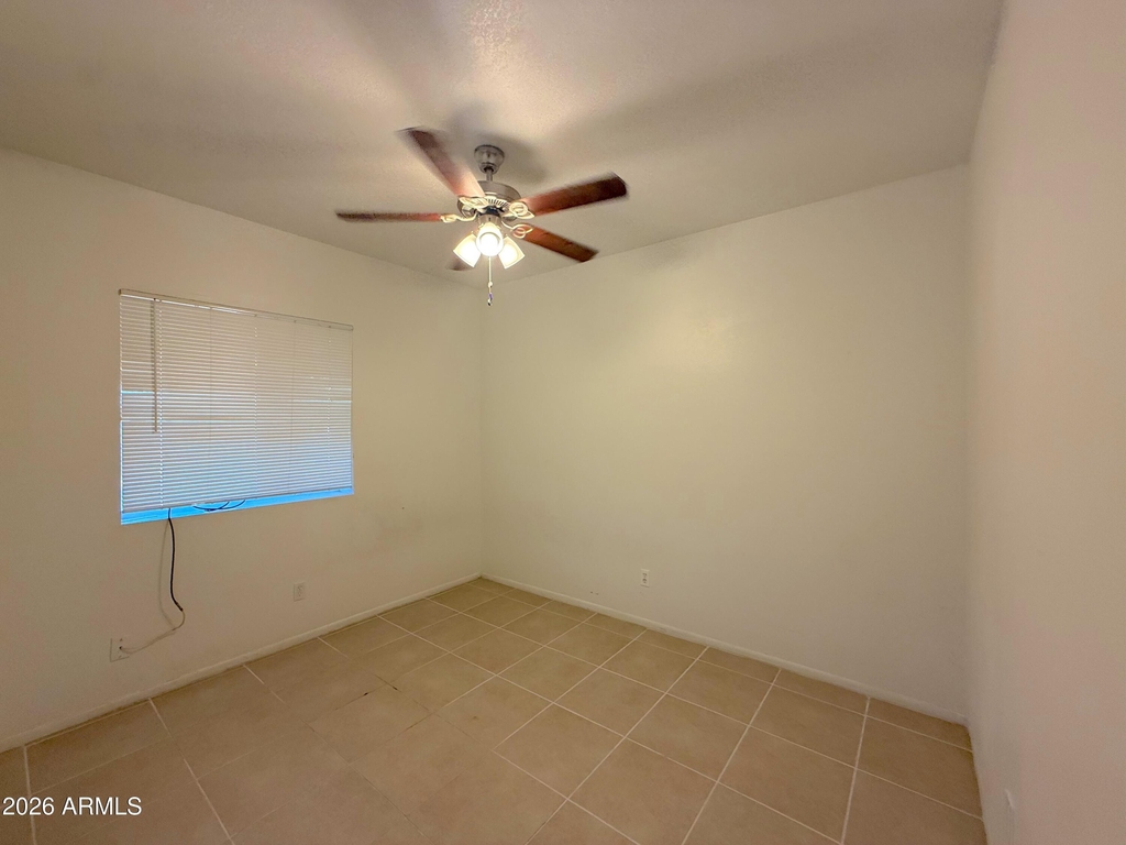 522 E 9th Avenue - Photo 5