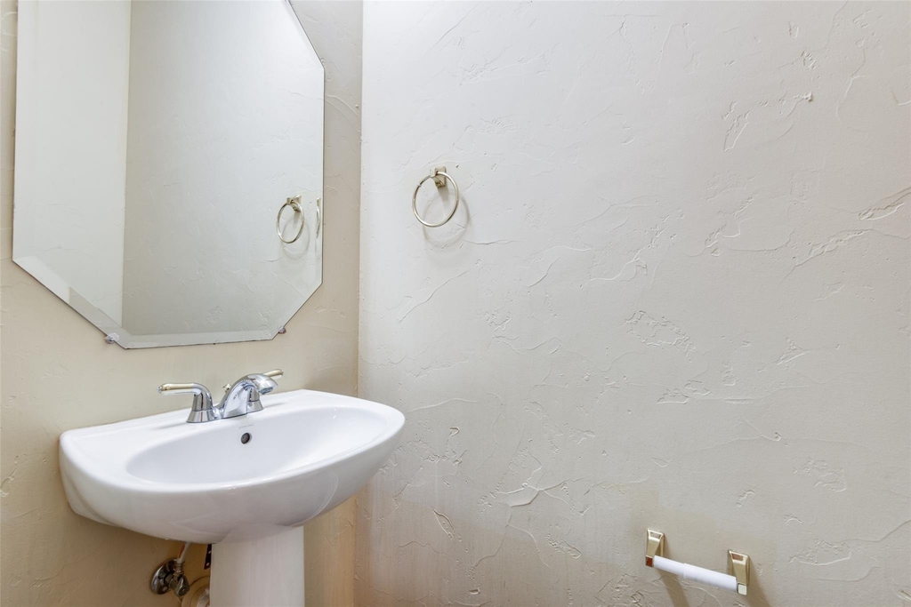 5636 Country View Lane - Photo 16