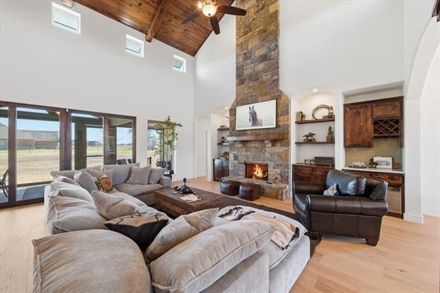 570 S Point Court - Photo 4