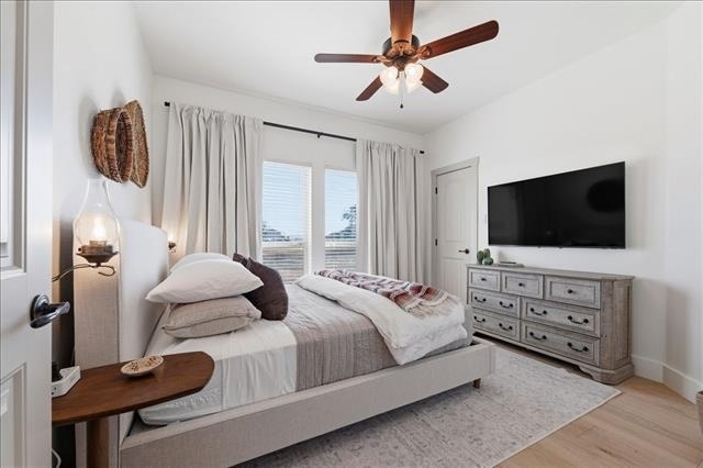 570 S Point Court - Photo 19