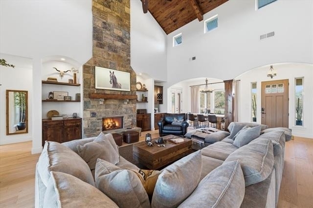 570 S Point Court - Photo 3