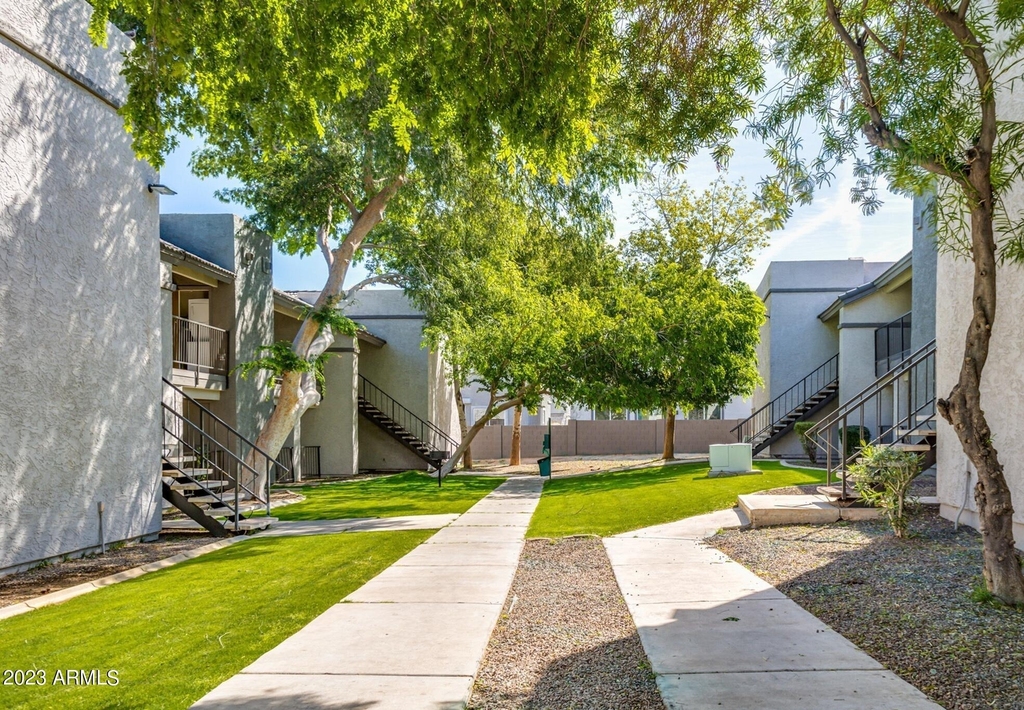 1630 E Baseline Road - Photo 0