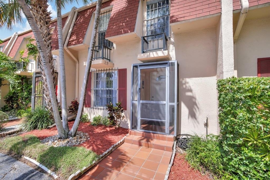 1001 Three Islands Boulevard - Photo 0