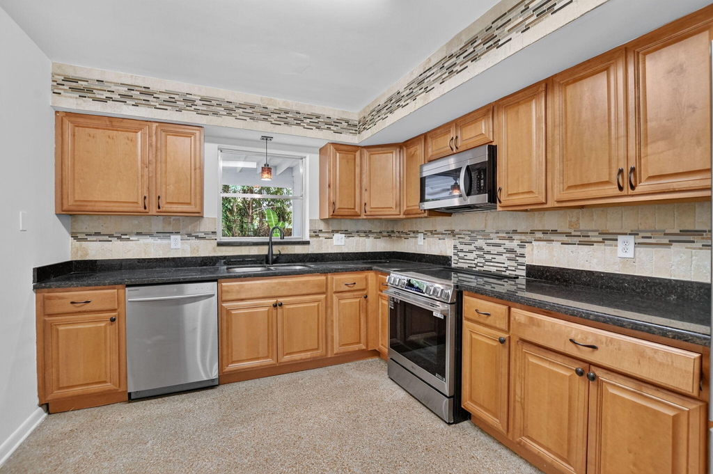 3398 Ne 5th Avenue - Photo 9