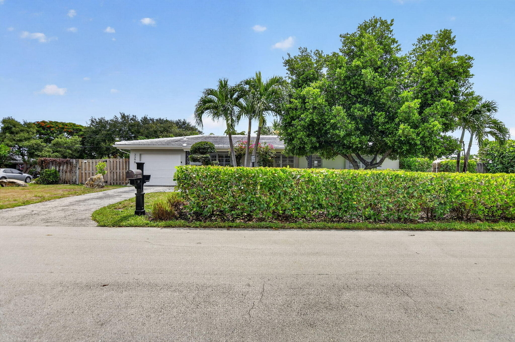 3398 Ne 5th Avenue - Photo 0