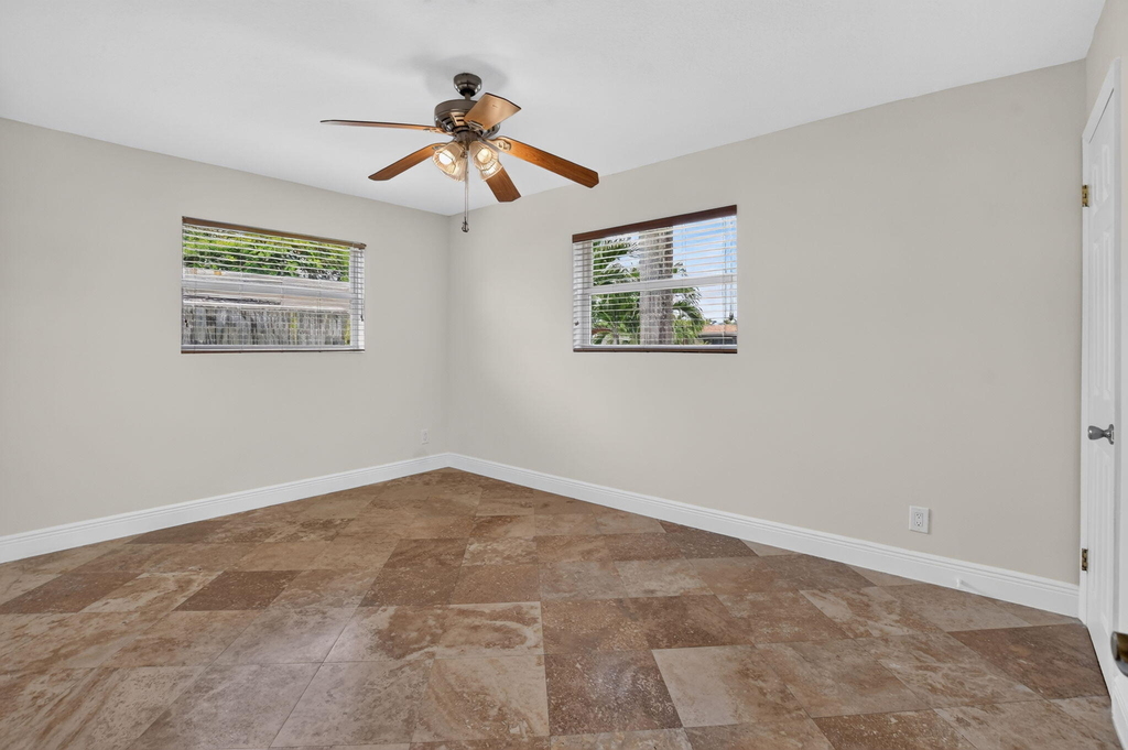 2250 Ne 4th Court - Photo 23