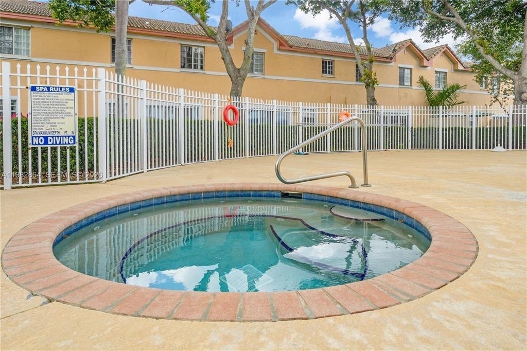 2140 Sw 87th Way - Photo 16