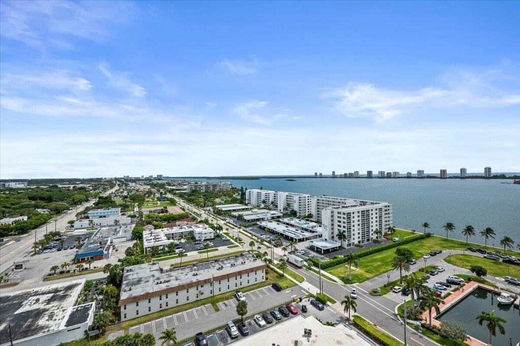 220 Lake Shore Drive - Photo 22