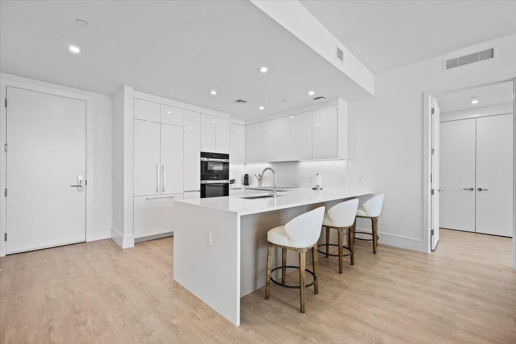 220 Lake Shore Drive - Photo 8
