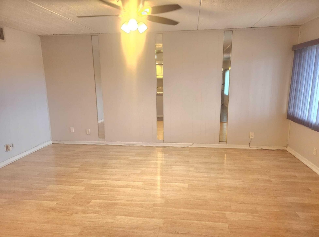 100 Village Green Circle E - Photo 6