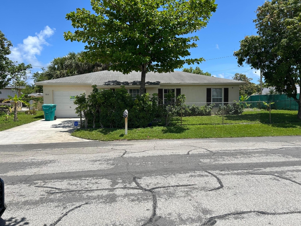 806 Nw 1st Street - Photo 2