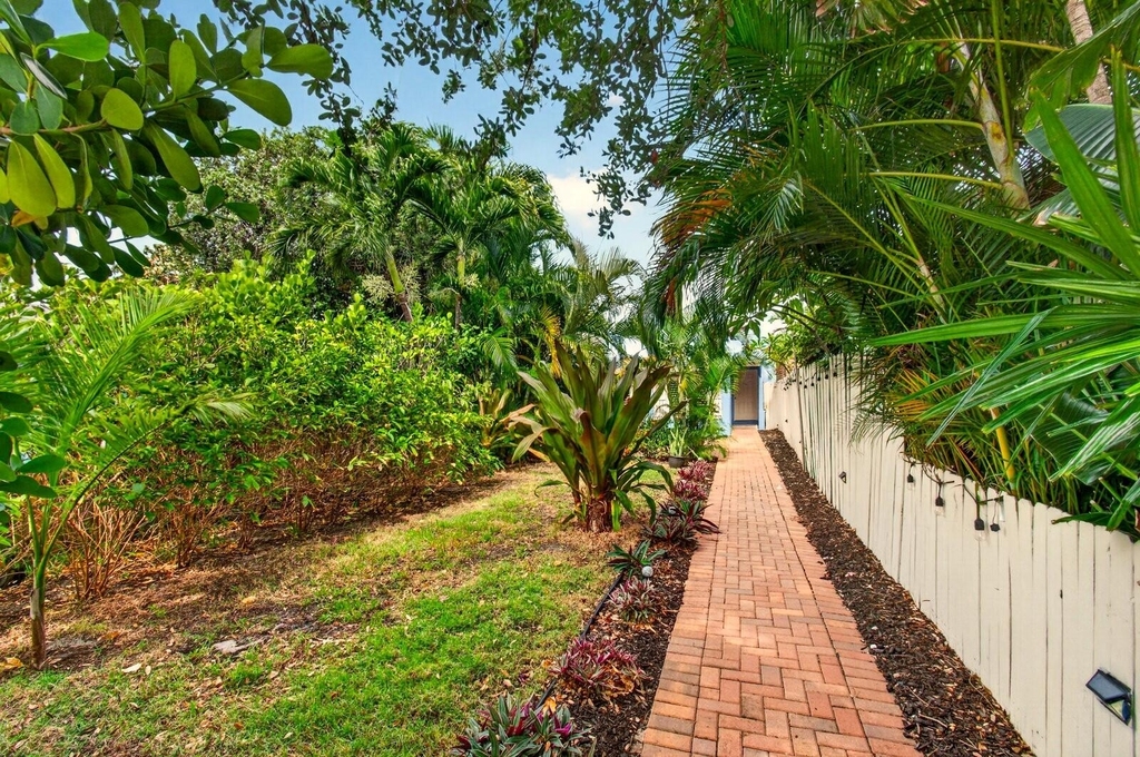 227 N M Street - Photo 1