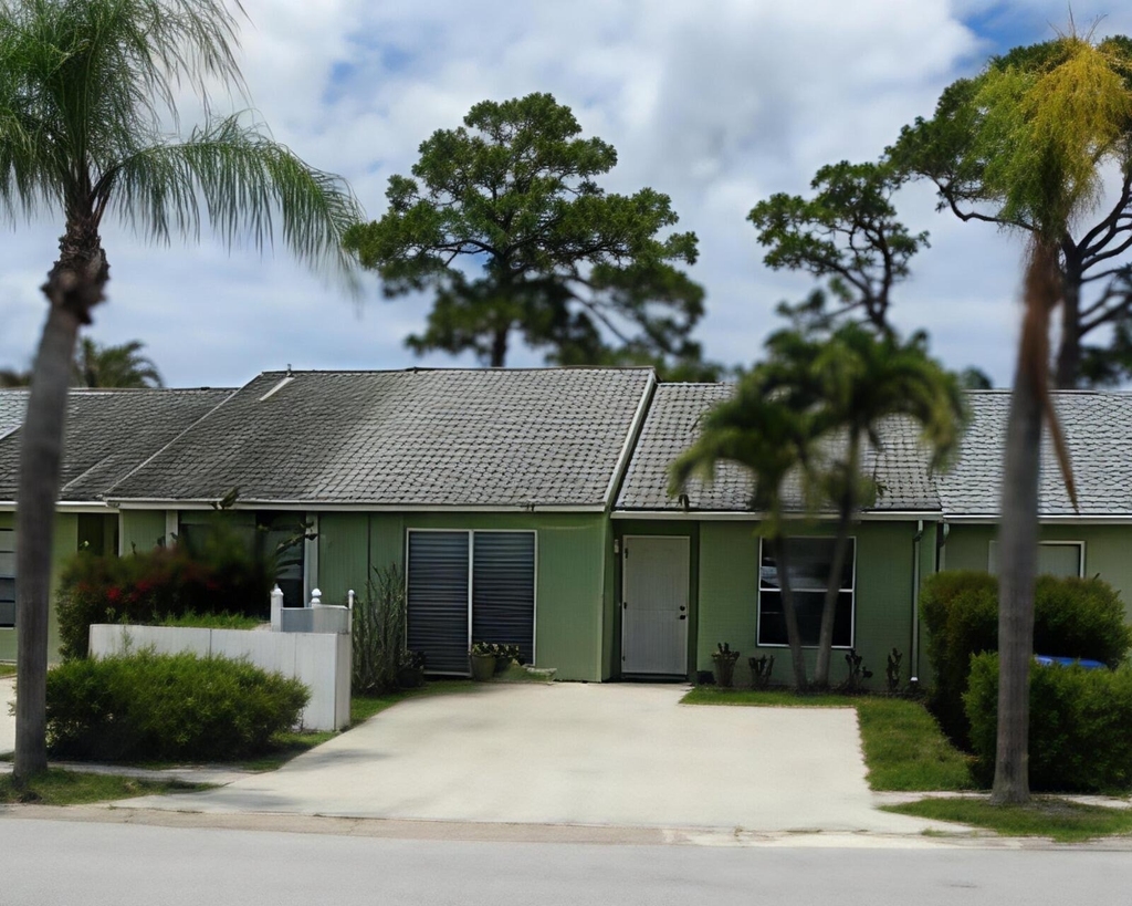 134 Oakwood Drive - Photo 0