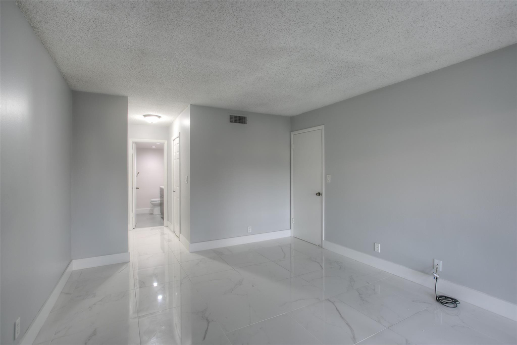 303 Racquet Club Road - Photo 4