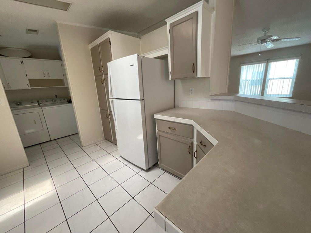 827 Sunglow Street - Photo 25