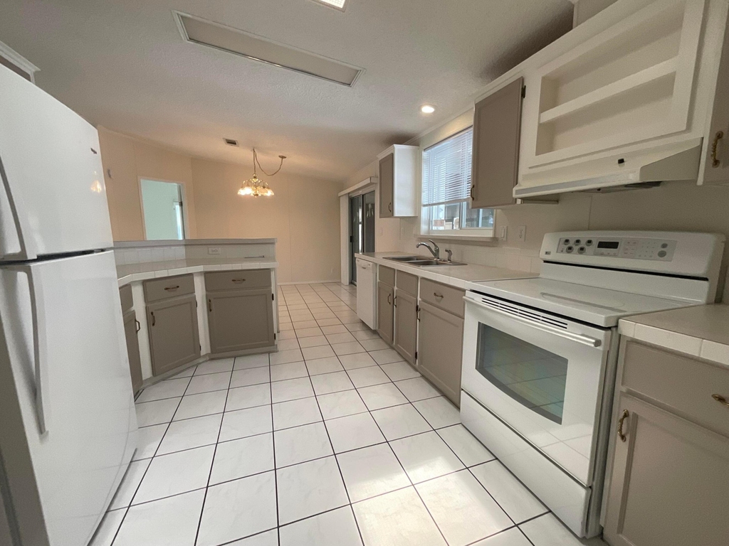 827 Sunglow Street - Photo 4