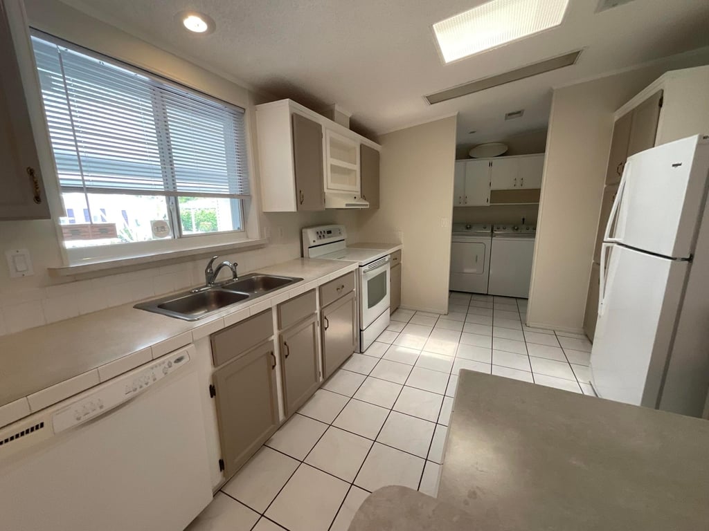 827 Sunglow Street - Photo 26