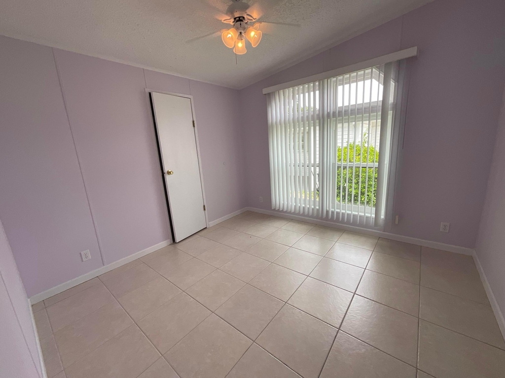 827 Sunglow Street - Photo 17