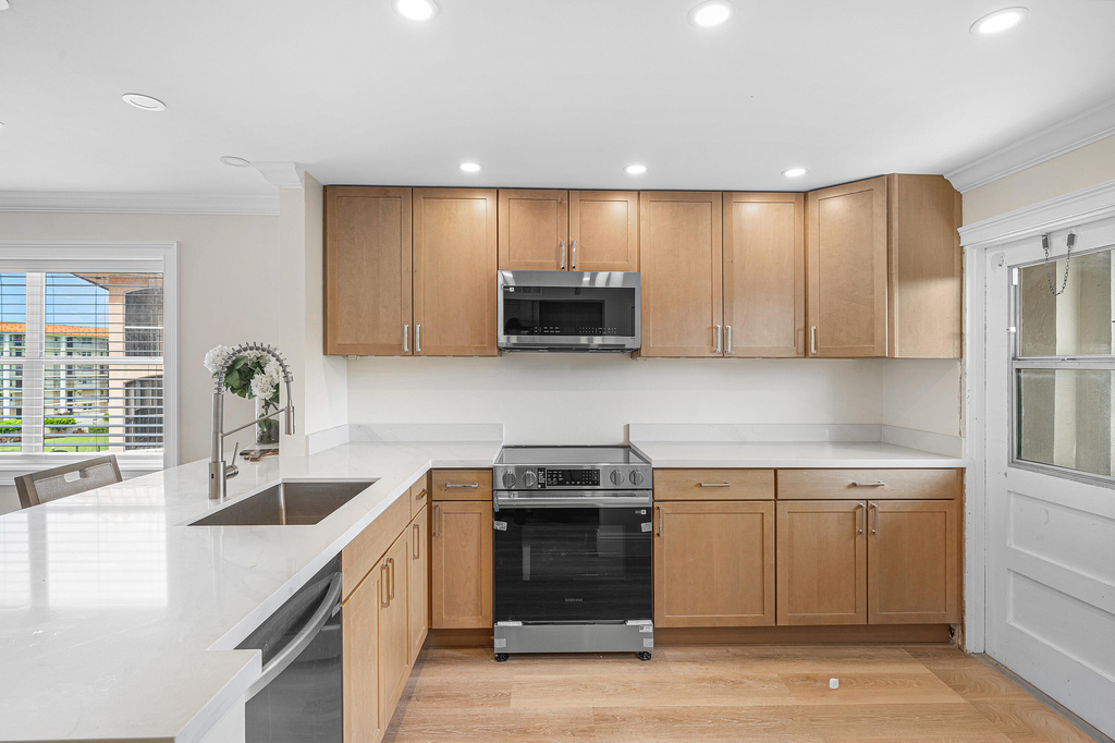 2871 N Ocean Boulevard - Photo 4