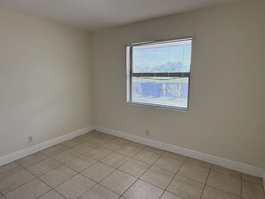 2820 Avenue S - Photo 4