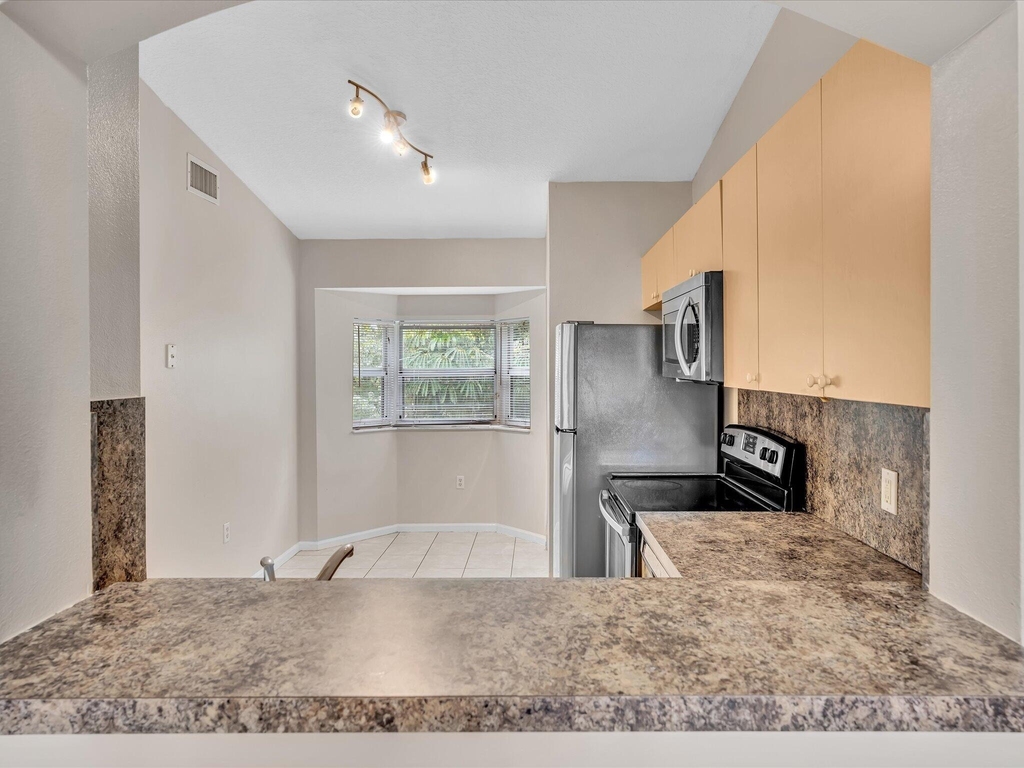 3504 Briar Bay Boulevard - Photo 3