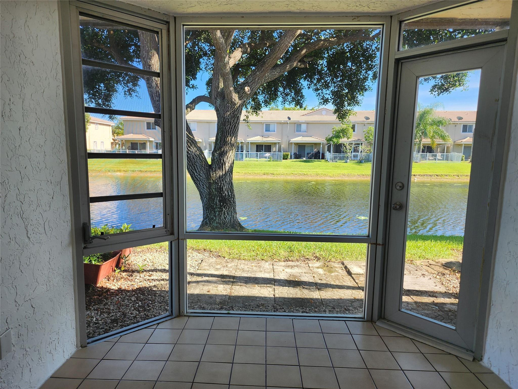 9020 Nw 60th Street - Photo 17