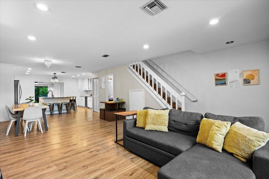 1602 Montauk Drive - Photo 2