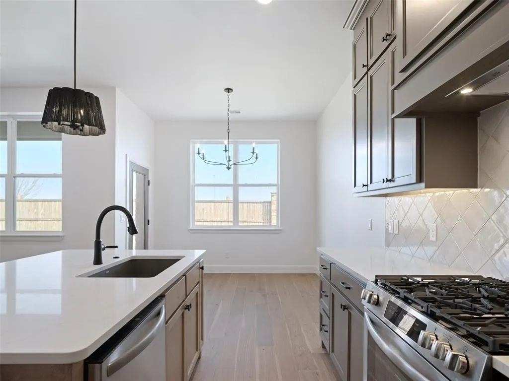 7917 Nw 163rd Street - Photo 9
