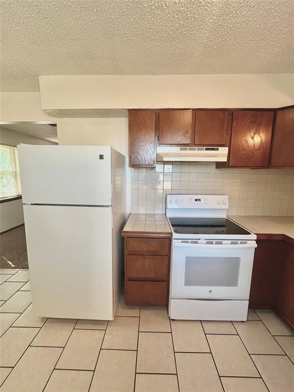 312 Falcon Court - Photo 6