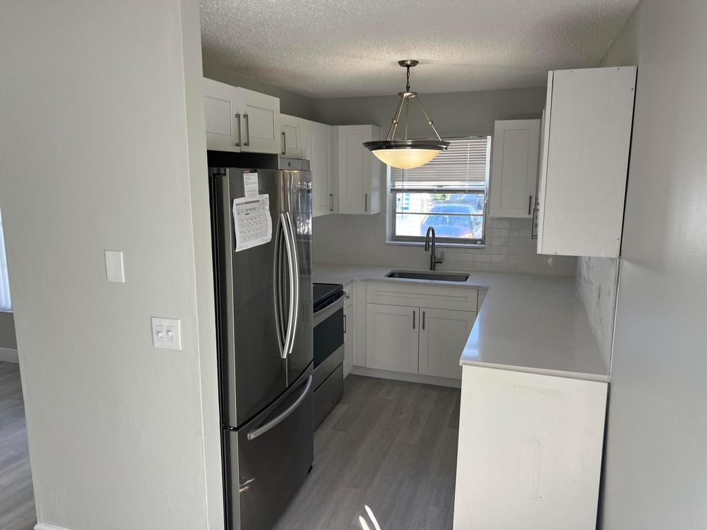 2222 Ne 3rd Avenue - Photo 8