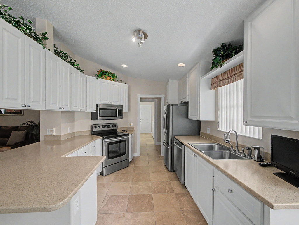 10617 Sw Hartwick Drive - Photo 7