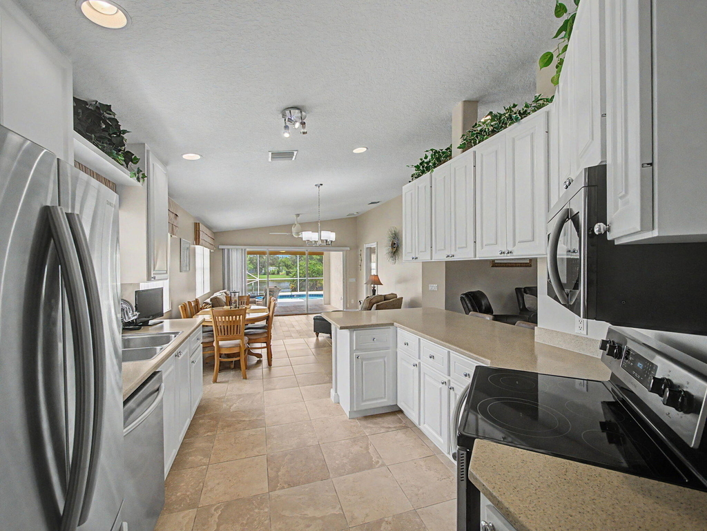10617 Sw Hartwick Drive - Photo 6