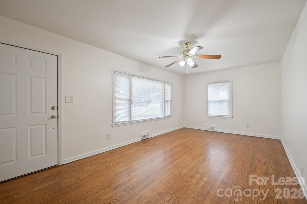7122 Mallard Creek Road - Photo 2