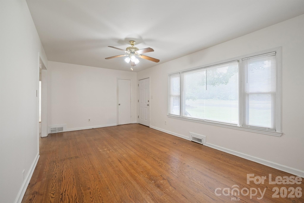 7122 Mallard Creek Road - Photo 3