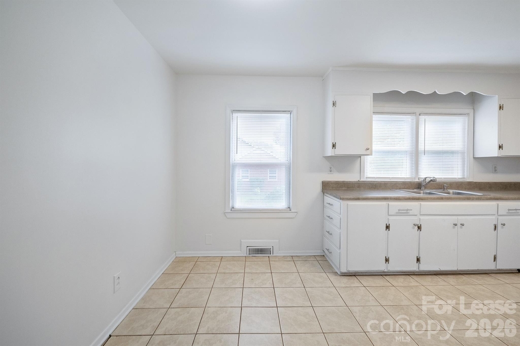 7122 Mallard Creek Road - Photo 4