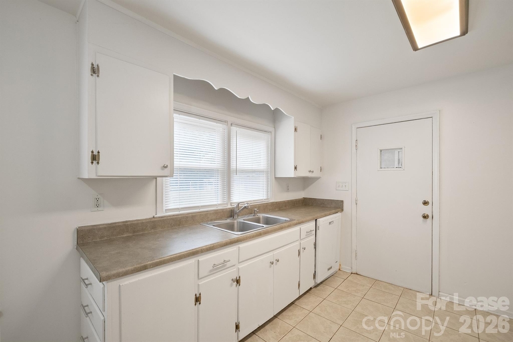 7122 Mallard Creek Road - Photo 5