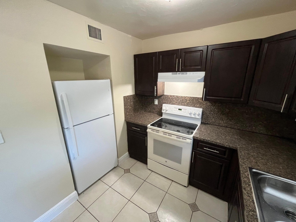 1370 Ne 119th Street - Photo 13