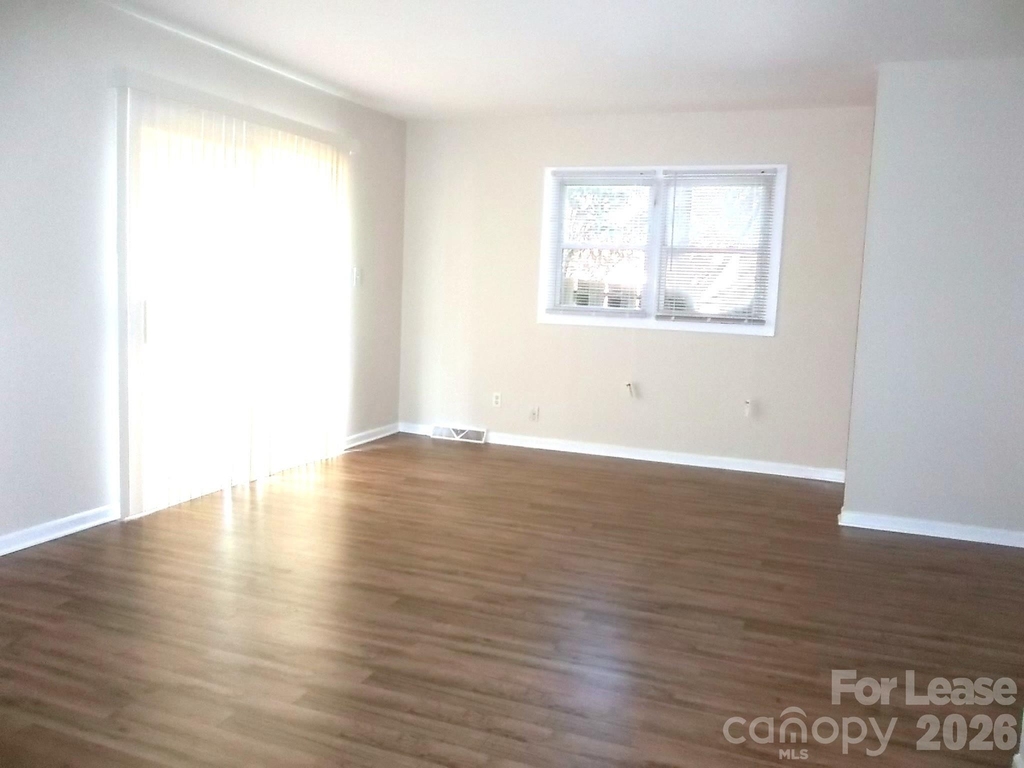 4024 Rosehaven Drive - Photo 5