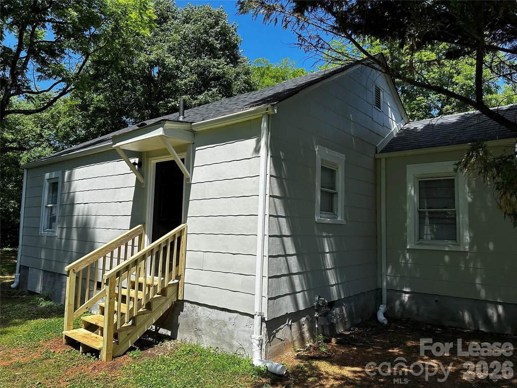 603 Robbins Street - Photo 22