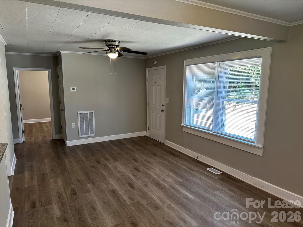 603 Robbins Street - Photo 5