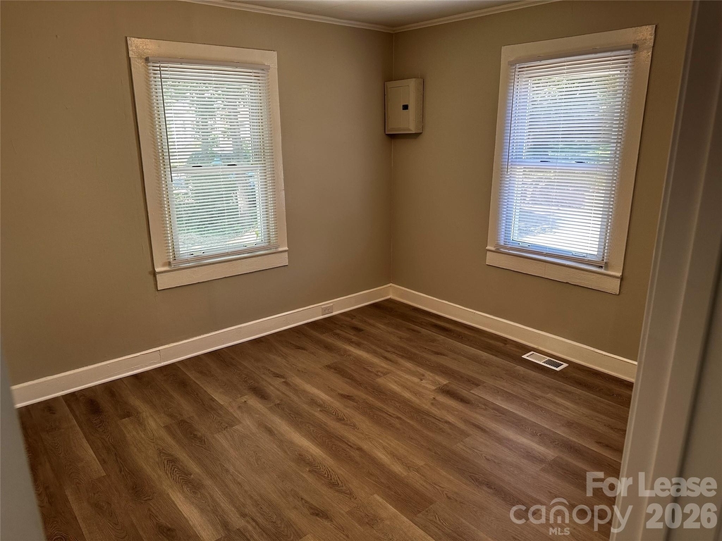 603 Robbins Street - Photo 10