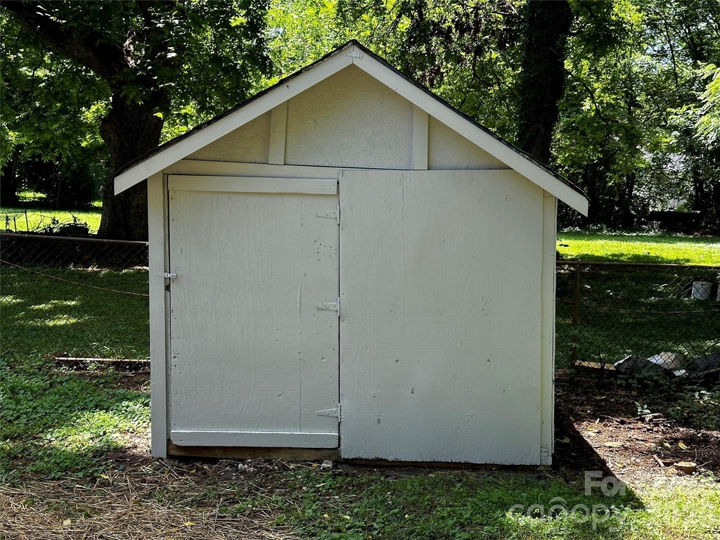 603 Robbins Street - Photo 21