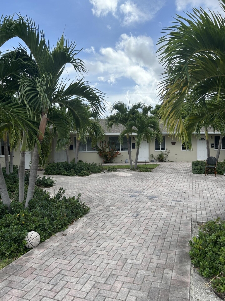 1440 Miami Road - Photo 0